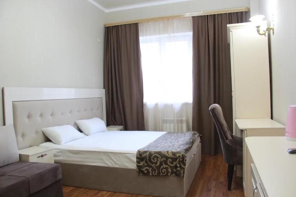 Gold Boutique Hotel Almaty Extérieur photo