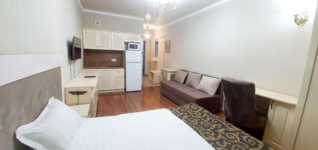 Gold Boutique Hotel Almaty Extérieur photo