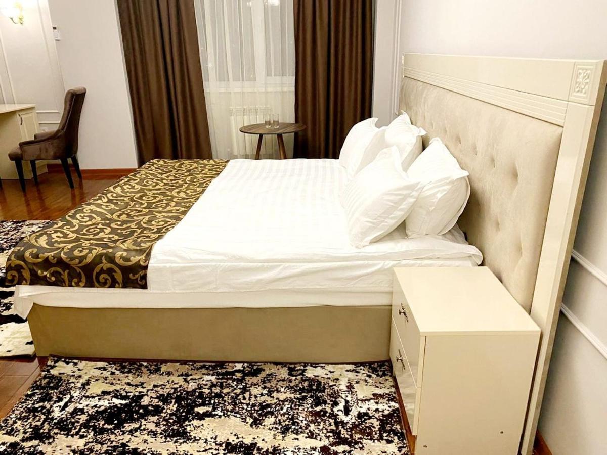 Gold Boutique Hotel Almaty Extérieur photo
