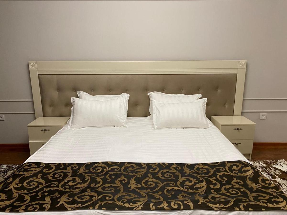 Gold Boutique Hotel Almaty Extérieur photo