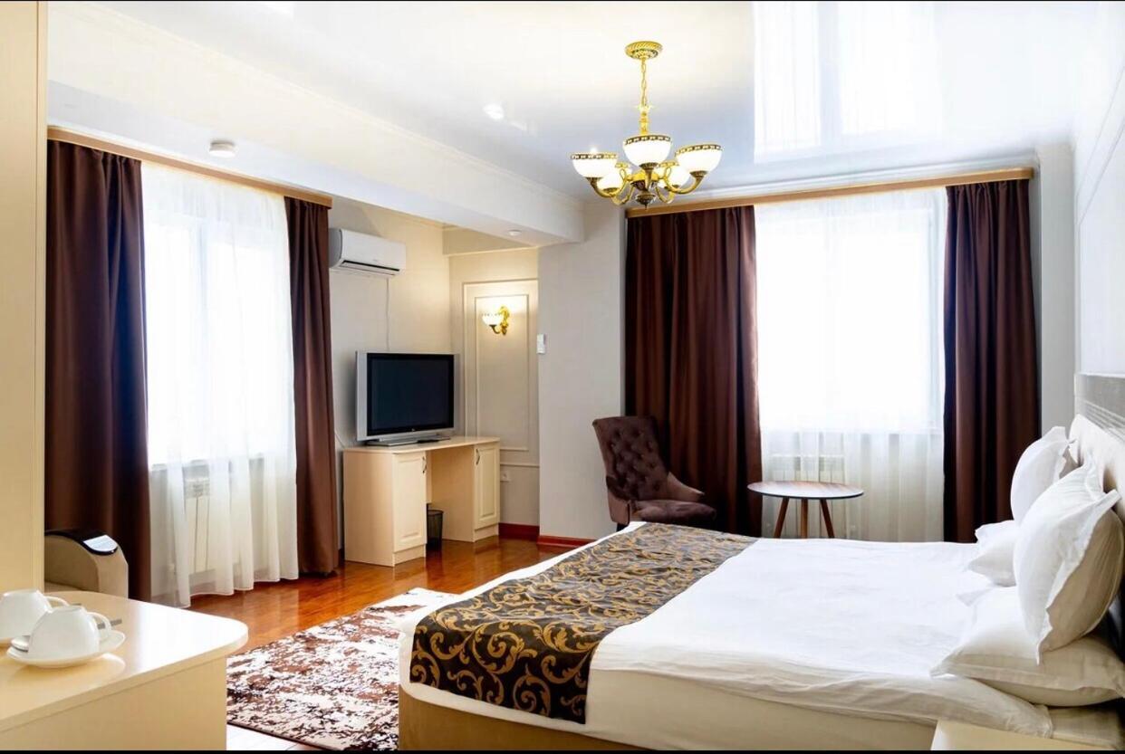 Gold Boutique Hotel Almaty Extérieur photo