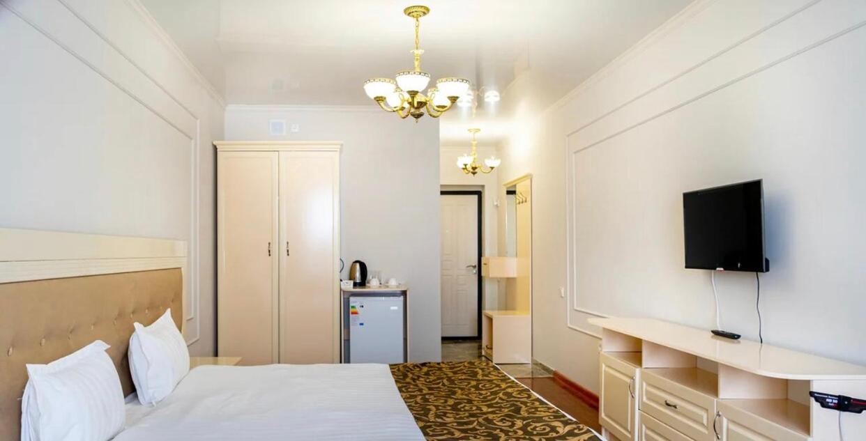 Gold Boutique Hotel Almaty Extérieur photo